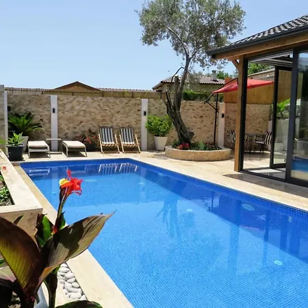 Marvelous With Jacuzzi In Kalkan 호텔 4*