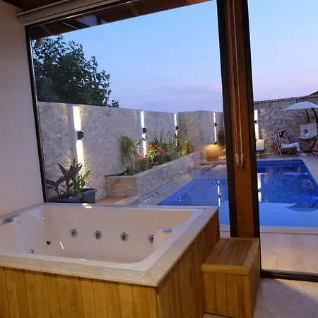 Marvelous With Jacuzzi In Kalkan 4*