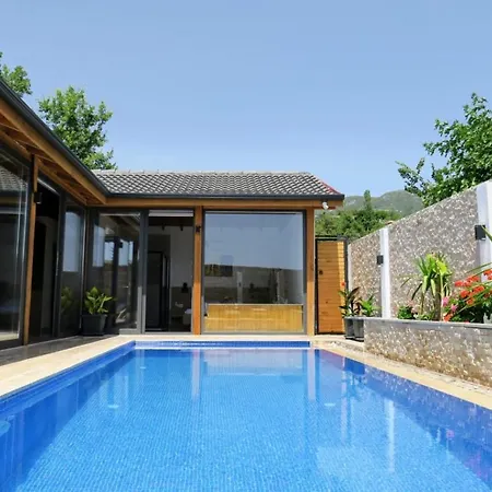 Marvelous With Jacuzzi In Kalkan 4*